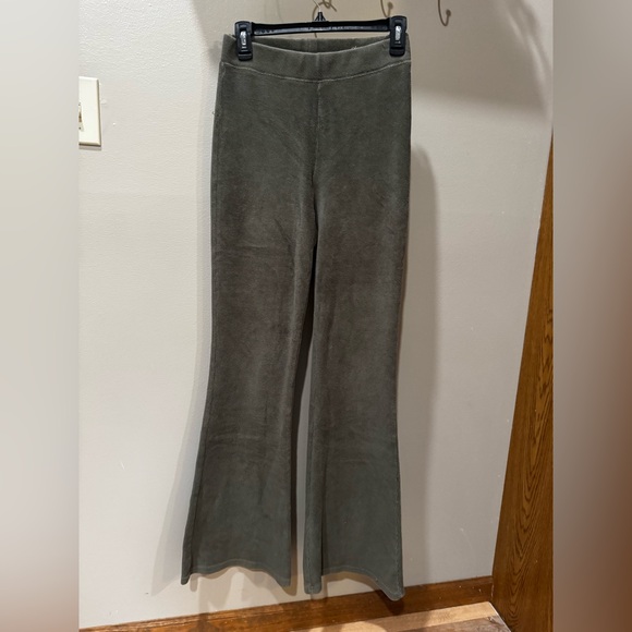 American Eagle Outfitters Pants - American Eagle ribbed pants